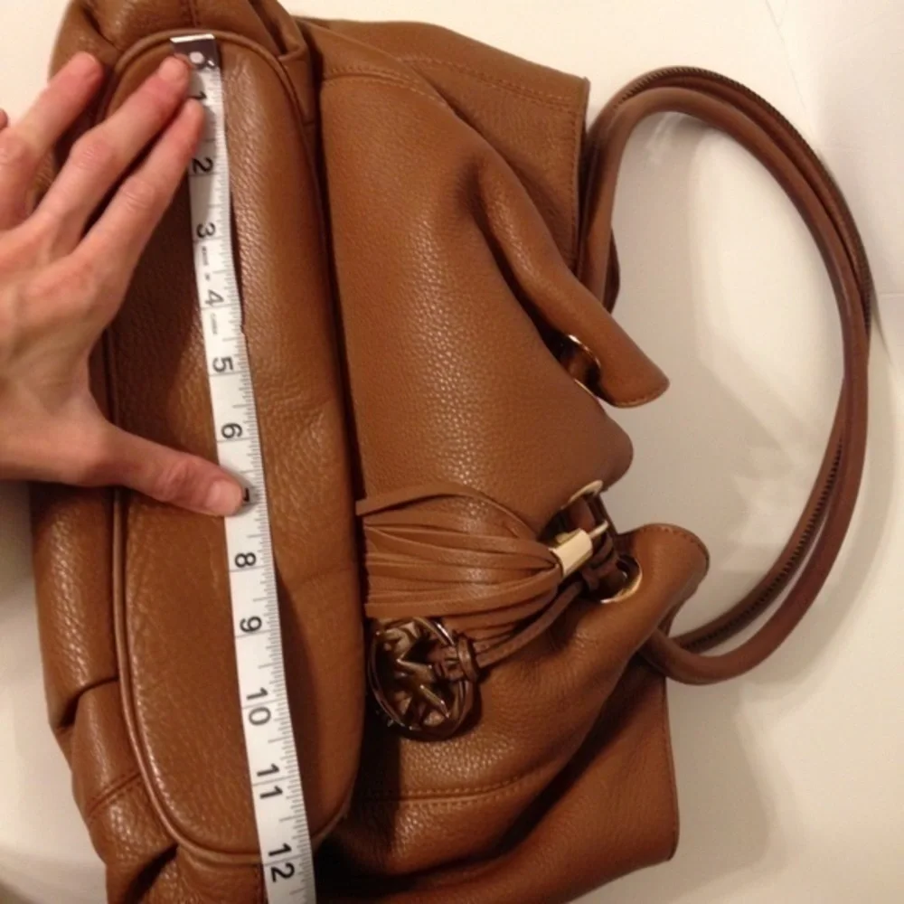 MICHAEL KORS drawstring leather brown purse bag